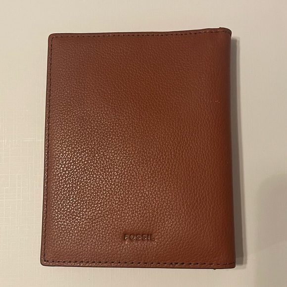 Fossil Accessories Nwt Fossil Passport Cover Rfid Poshmark